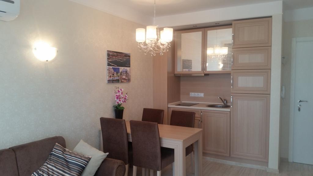 Harmony Suites Apartment Sveti Vlas Exteriör bild
